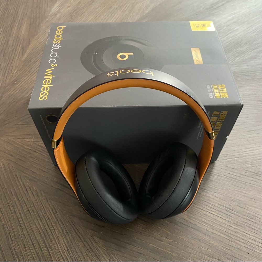 Beats Studio3 Over-Ear Noise Canceling Bluetooth Wireless Headphones